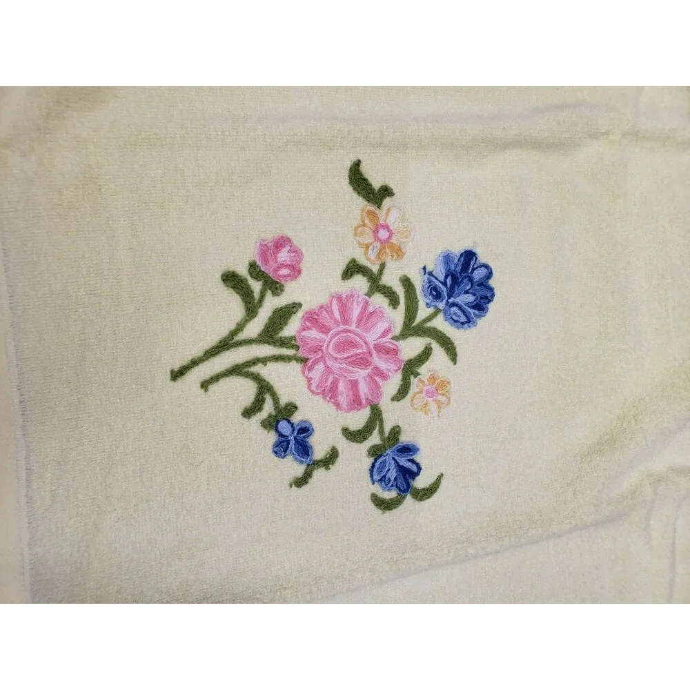 5 pc Vintage Towel Set, The Bathworks, Yellow with Embroidered Flowers